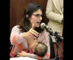 असेंबली में बहस के दौरान महिला संसद ने करवाया स्तनपान
