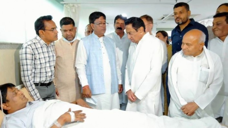 Kamal Nath reached to meet the injured people's families of Indore temple accident