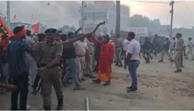 बिहार: मस्जिद के सामने 'शोभायात्रा' पर पथराव और फायरिंग, दंगाइयों ने दुकानें लूटकर लगाई आग !