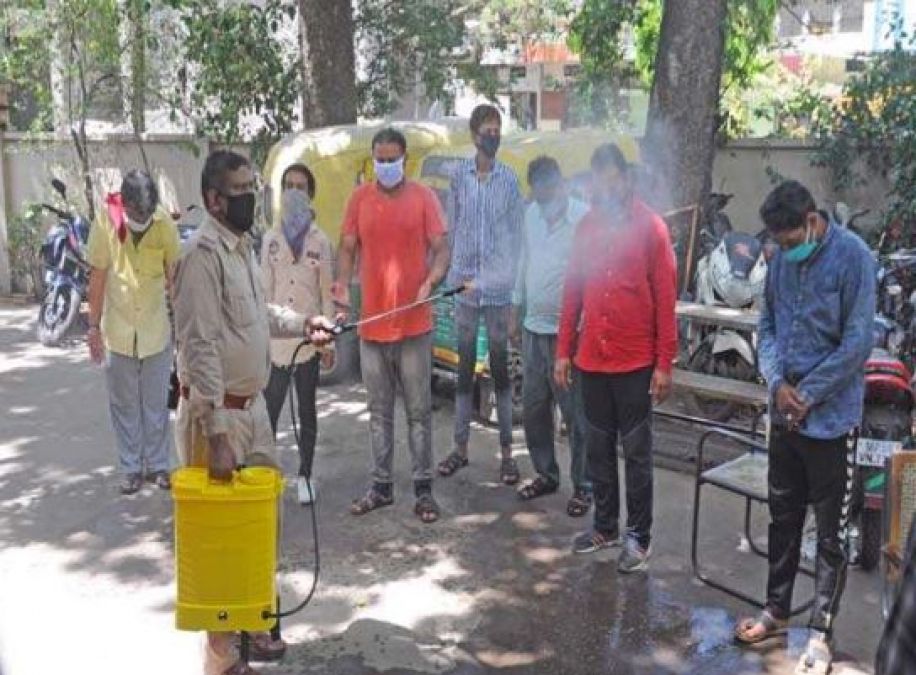 इंदौर : स्वास्थ्य कर्मियों पर हमला करने वालों की हालत हुई खराब, पुलिस ने किया ऐसा काम