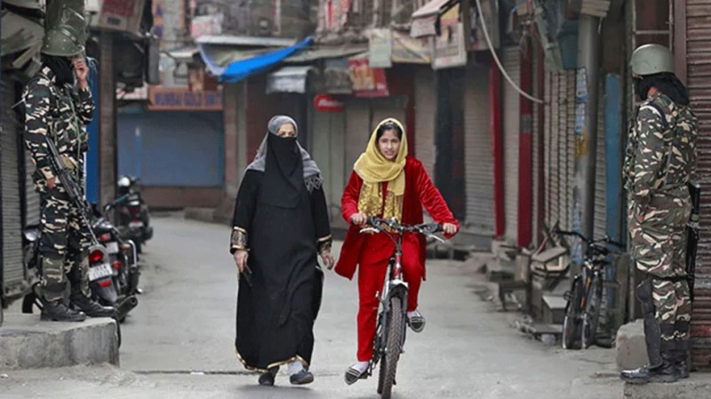जम्मू कश्मीर के लोगों को मोदी सरकार का बड़ा तोहफा, अब नौकरी की तलाश में नहीं छोड़ना पड़ेगा घर