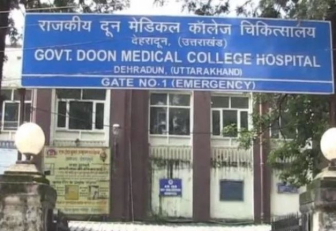 Police administration increased security on suspected corona patients in Doon Hospital