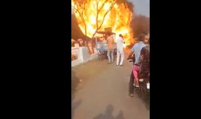 After electric vehicle, 'Royal Enfield' standing on the road has now become a fireball