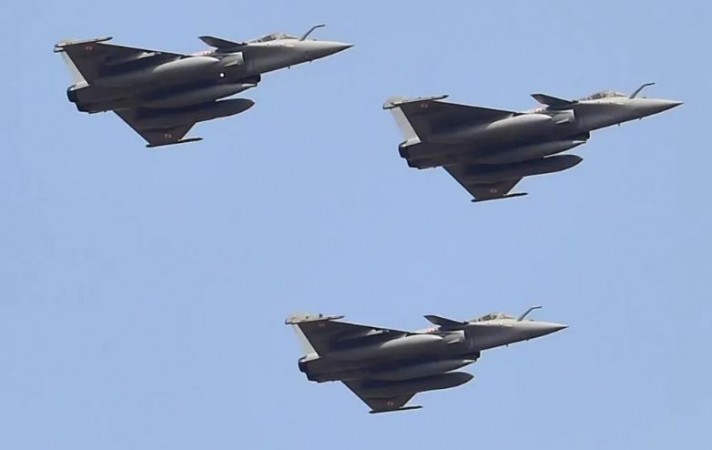 France report: Indian middlemen get 8 crore rupees as a gift in Rafale deal