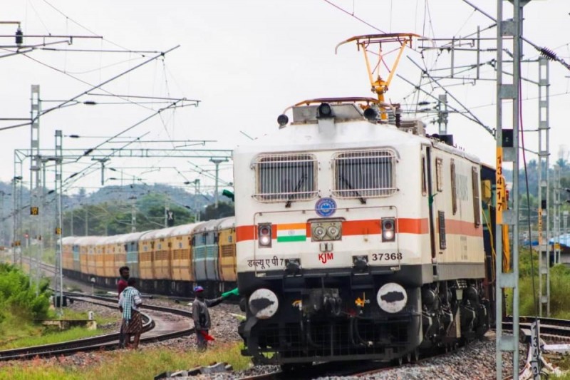 4 शताब्दी स्पेशल और एक दुरंतो सहित कई ट्रेनें चलाने जा रहा है भारतीय रेलवे, जानिए विवरण