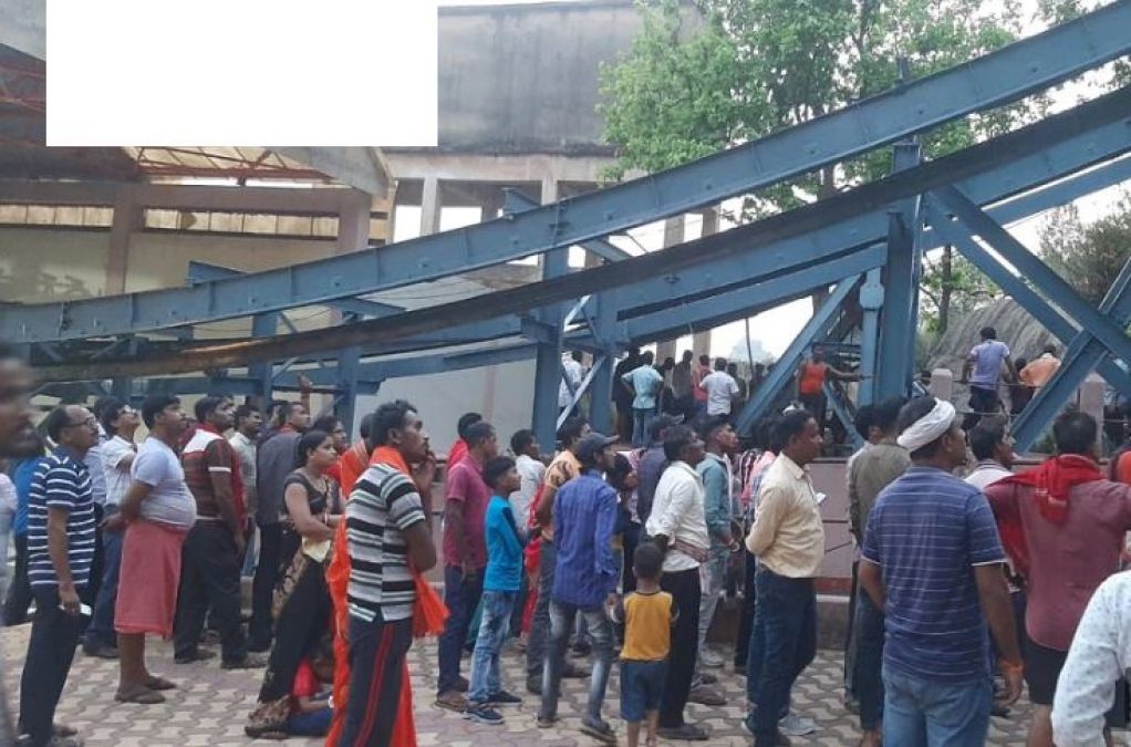 48 lives hanging in the air, food being delivered by drone, the soul will shudder to see these pictures of ropeway accident