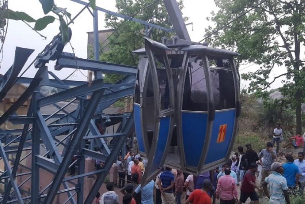 48 lives hanging in the air, food being delivered by drone, the soul will shudder to see these pictures of ropeway accident