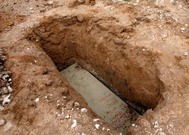 10 feet deep graves being excavated in advance in Indore