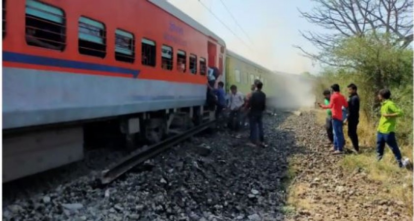 Traumatic accident: Train ran over people while crossing the track, many dead