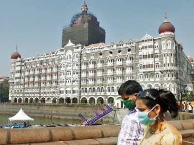 Corona attack on Mumbai's Taj Hotel, many employees test positive
