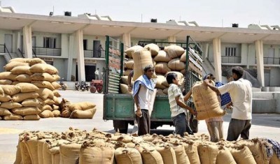SL reeling under severe economic crisis, India sends 11,000 metric tonnes of rice