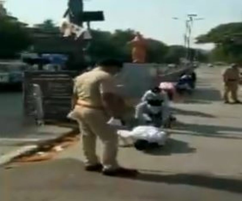 Maharashtra police made people perform yoga who violated lockdown