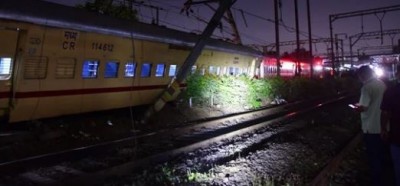 Big news: Three coaches of Puducherry Express derailed