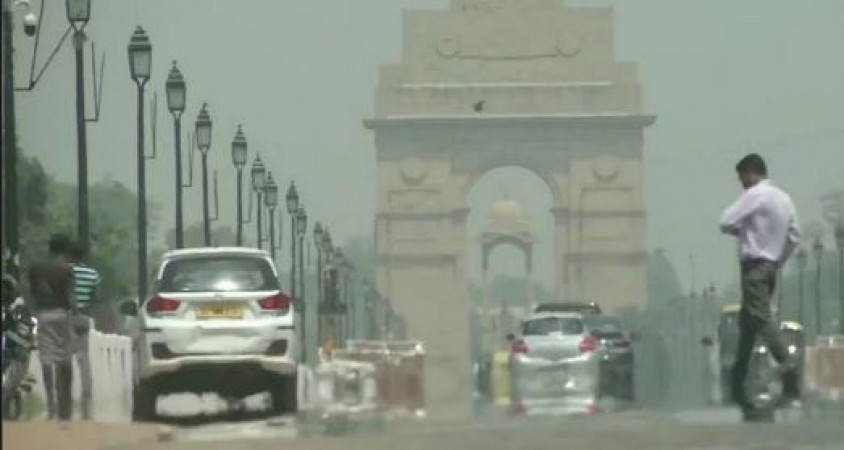 लू की चपेट में दिल्ली, तेजी से बढ़ने वाली है गर्मी