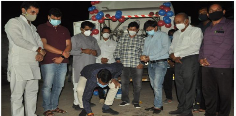 Seeing shortage of oxygen Reliance came forward to help, sent 60 tons of oxygen to Indore