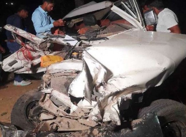 Major accident in Deoria late last night, 6 died