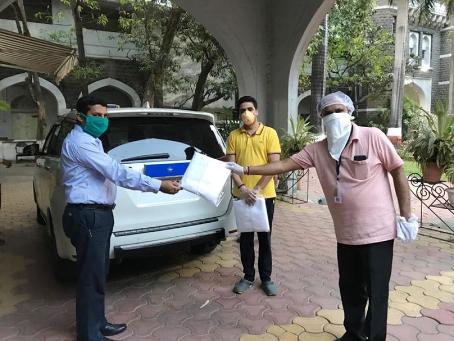 Shwetambar Social Group came forward to help Corona Warriors, given 118 PPE kits