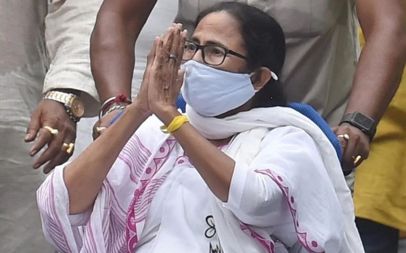 Mamata Banerjee asks for extra corona vaccine from central govt