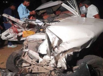 देवरिया में देर रात हुआ बड़ा हादसा, बोलेरो और बस की टक्कर में 6 लोगों की दर्दनाक मौत, 5 घायल