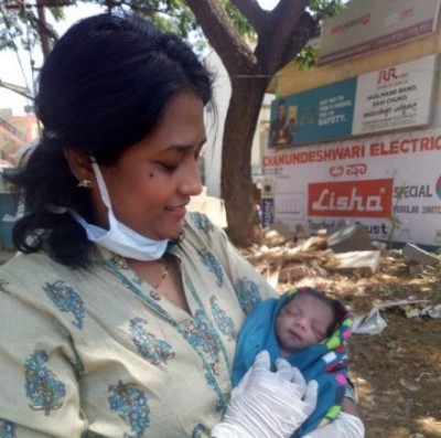 Pregnant mother walks seven kilometer to deliver baby, video goes viral