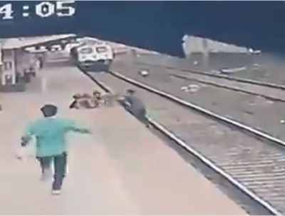 CCTV Video: Mayur Shelke saved life of child who falls on railway track