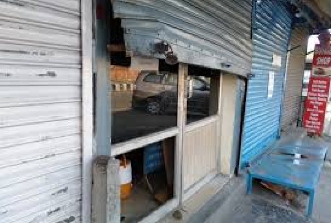 Dehradun: Thieves robbed shop during lockdown