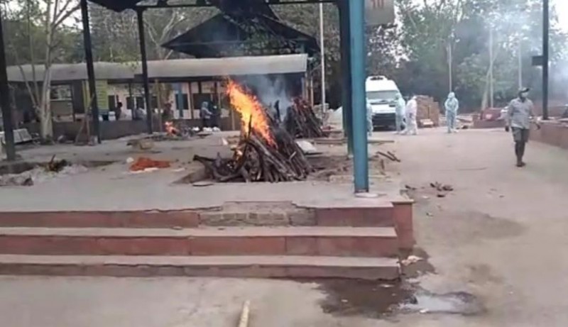 75 bodies reach crematorium in Noida; official data reveals only 12 deaths