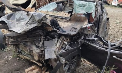 राजगढ़ में ट्रक और कार में हुई भिड़त, तीन लोगों की गई जान