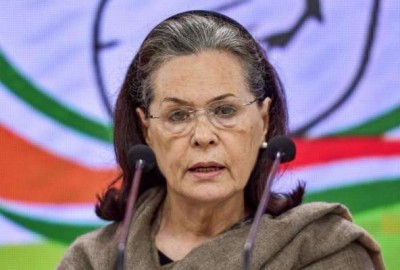 Sonia attacks BJP, says 