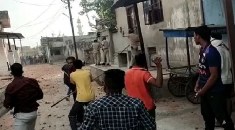 Violence happened again in Rajasthan, fighting with sticks, stone pelting, and police also attacked