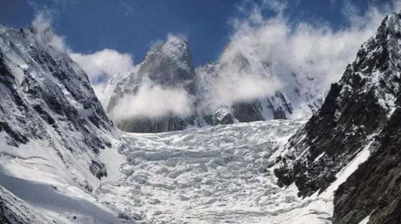 Glacier avalanche near Indo-China border, 291 people rescued