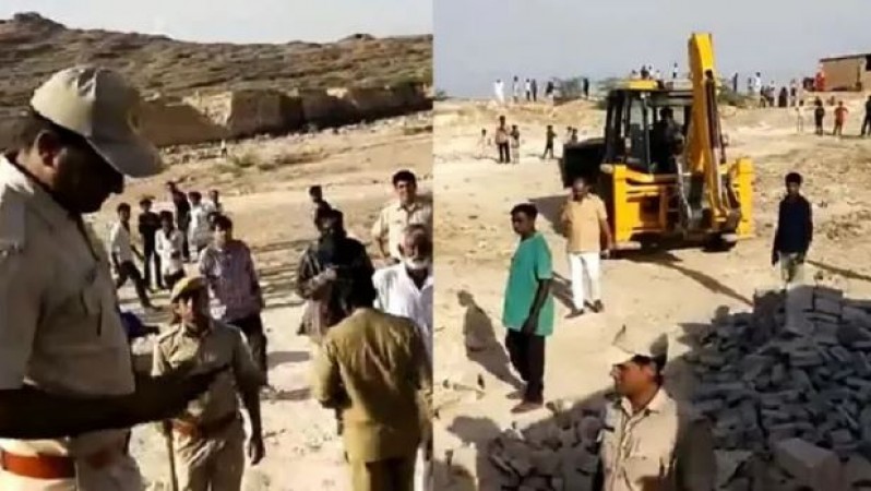 Rajasthan: Bulldozers ran over 200 houses of those who came to India after saving their lives from Pakistan, Video
