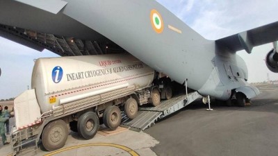 IAF to supply oxygen to these states today, four containers arrive from Singapore