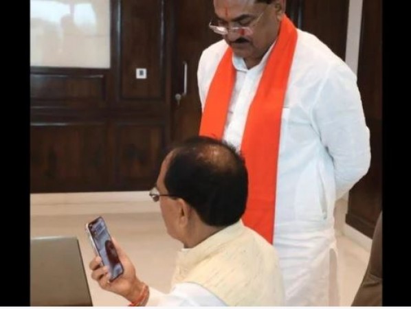 CM Shivraj talked to Shivam on video call, said- 'I also had an accident...'