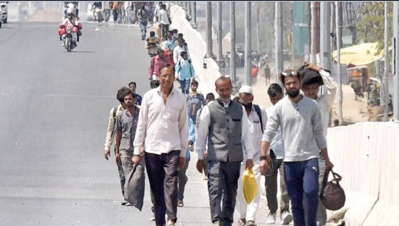 8 lakh laborers of Jharkhand stranded in other states, Soren government unable to take decision