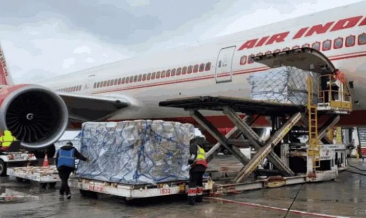 अमेरिका से 318 ऑक्सीजन कंसंट्रेटर लेकर भारत के लिए रवाना हुआ एयर इंडिया का विमान