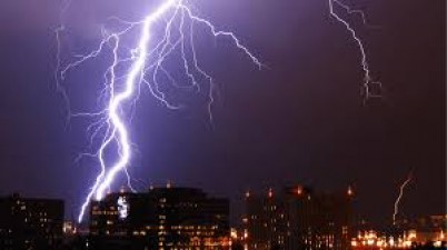 Lightning and changing weather in Bihar wreaks havoc, 12 people died