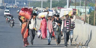 शिवपुरी-यूपी बॉर्डर पर मजदूरों ने किया हंगामा, सड़कों पर लगा जाम