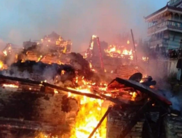 Fire erupts in Shimla area, six houses burnt to ashes elderly woman burnt alive