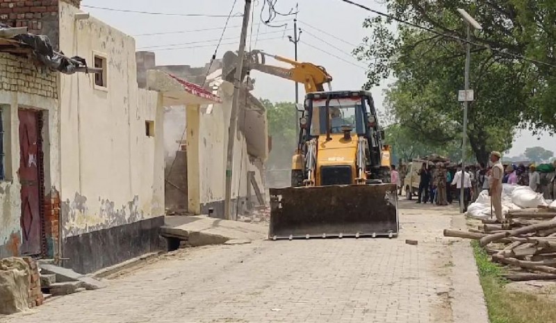 SP leader Usman built illegal colony on government pond land, now clearing Yogi govt's 'bulldozer'