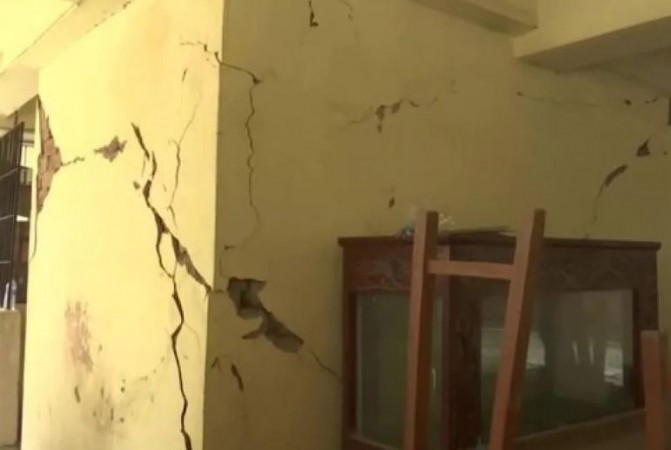 असम में भूकंप के झटके से टूटी पानी की टंकी, घर में आया सैलाब, वीडियो वायरल