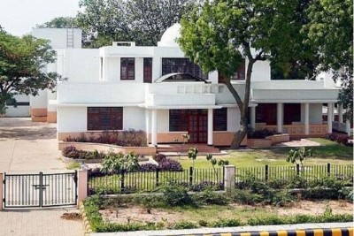 'Vacate government bungalows by May 2,' Modi govt sends notice to 8 eminent artists