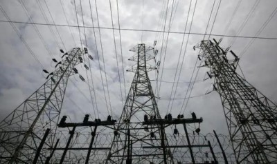 देश में बिजली संकट गहराया, कोयला सप्लाई के लिए यूपी की 8 स्पेशल ट्रेनें रद्द
