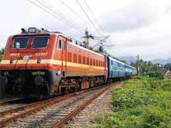 लॉकडाउन : ऐसे रेलवे ने दो साल के बच्चे की बचाई जान