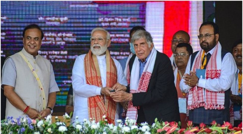 Ratan Tata meets PM Modi, apologises for not speaking in Hindi, says - Whatever I say, it will come out of heart