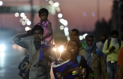 5 laborers reaches UP after walking 900 km in three days