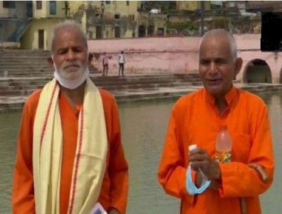 राम मंदिर: 150 नदियों का जल लेकर अयोध्या पहुंचे दो भाई, 52 वर्षों से कर रहे हैं इकठ्ठा