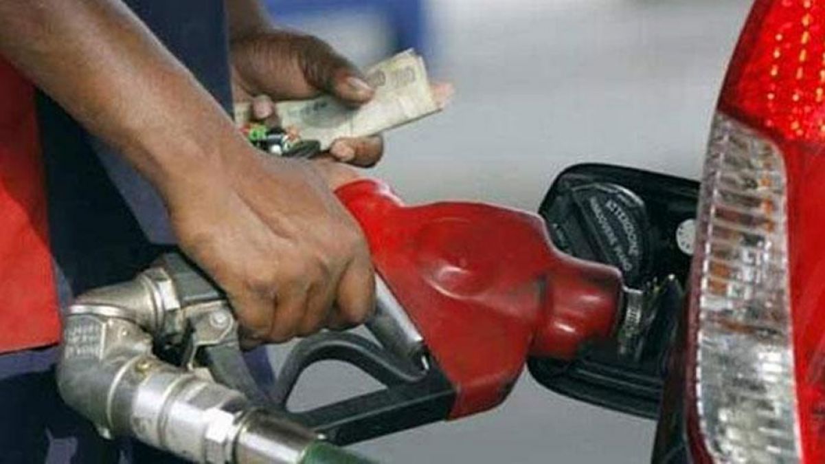 Petrol prices fall for third consecutive day, diesel stable, today's rate