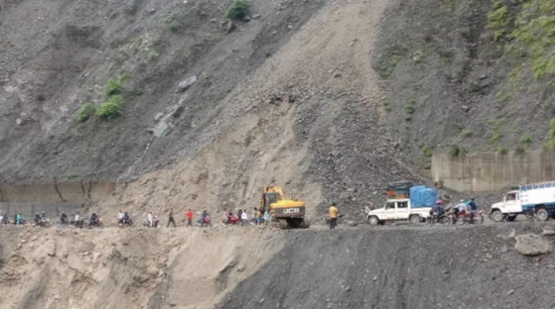 Badrinath highway disrupted, orange alert issued in several districts