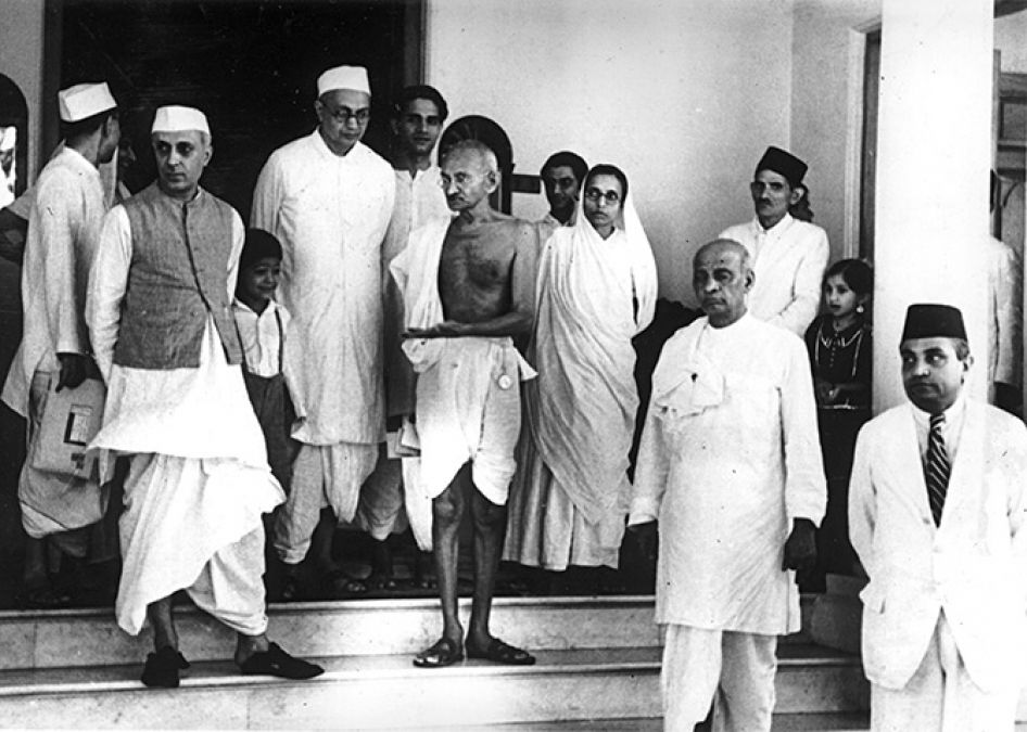 महात्मा गांधी ने नहीं सुना था नेहरू का ऐतिहासिक भाषण, आजादी के जश्न से भी थे दूर